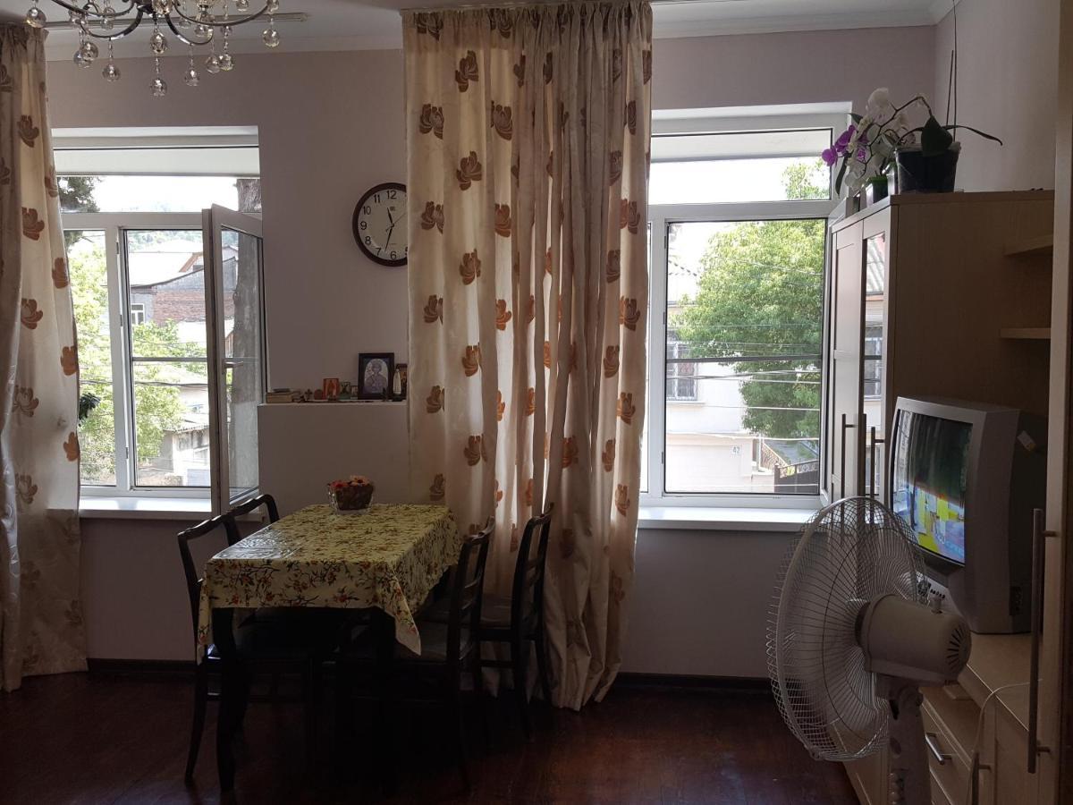 Абазинская 35 Sukhumi Exteriör bild