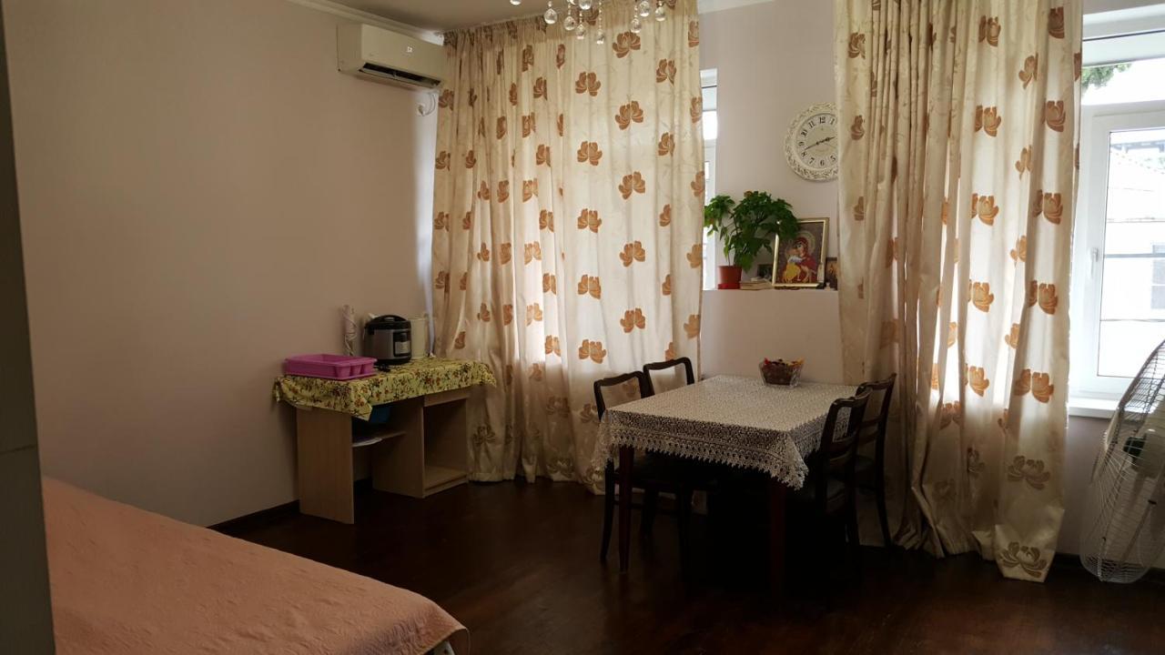 Абазинская 35 Sukhumi Exteriör bild
